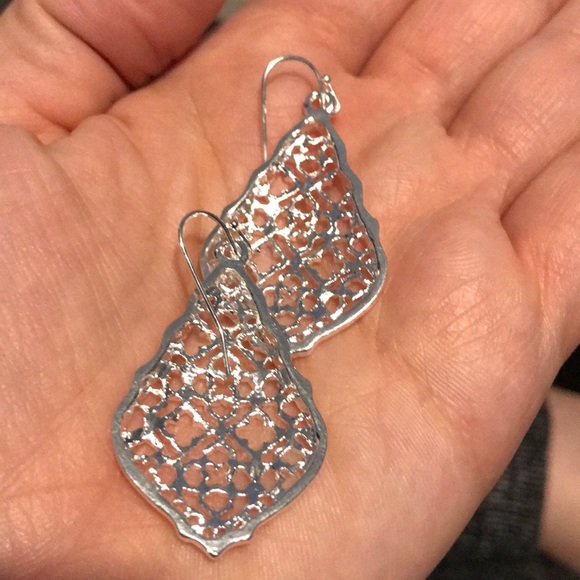 HP! NEW💙💎GORGEOUS FILIGREE EARRINGS💎💙BEAUTIFUL - Picture 6 of 8